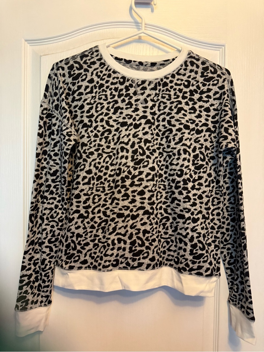NWT Zyia Active Jaguar Crewneck Sweatshirt Pullover Small